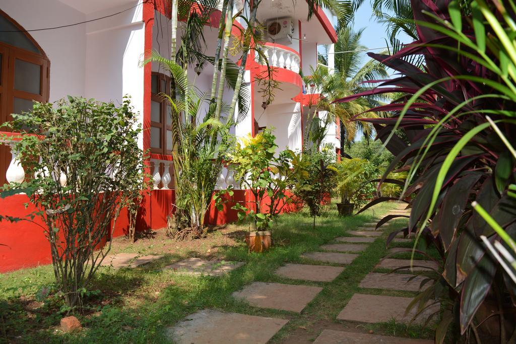 Anjuna Beach Resort Bagian luar foto