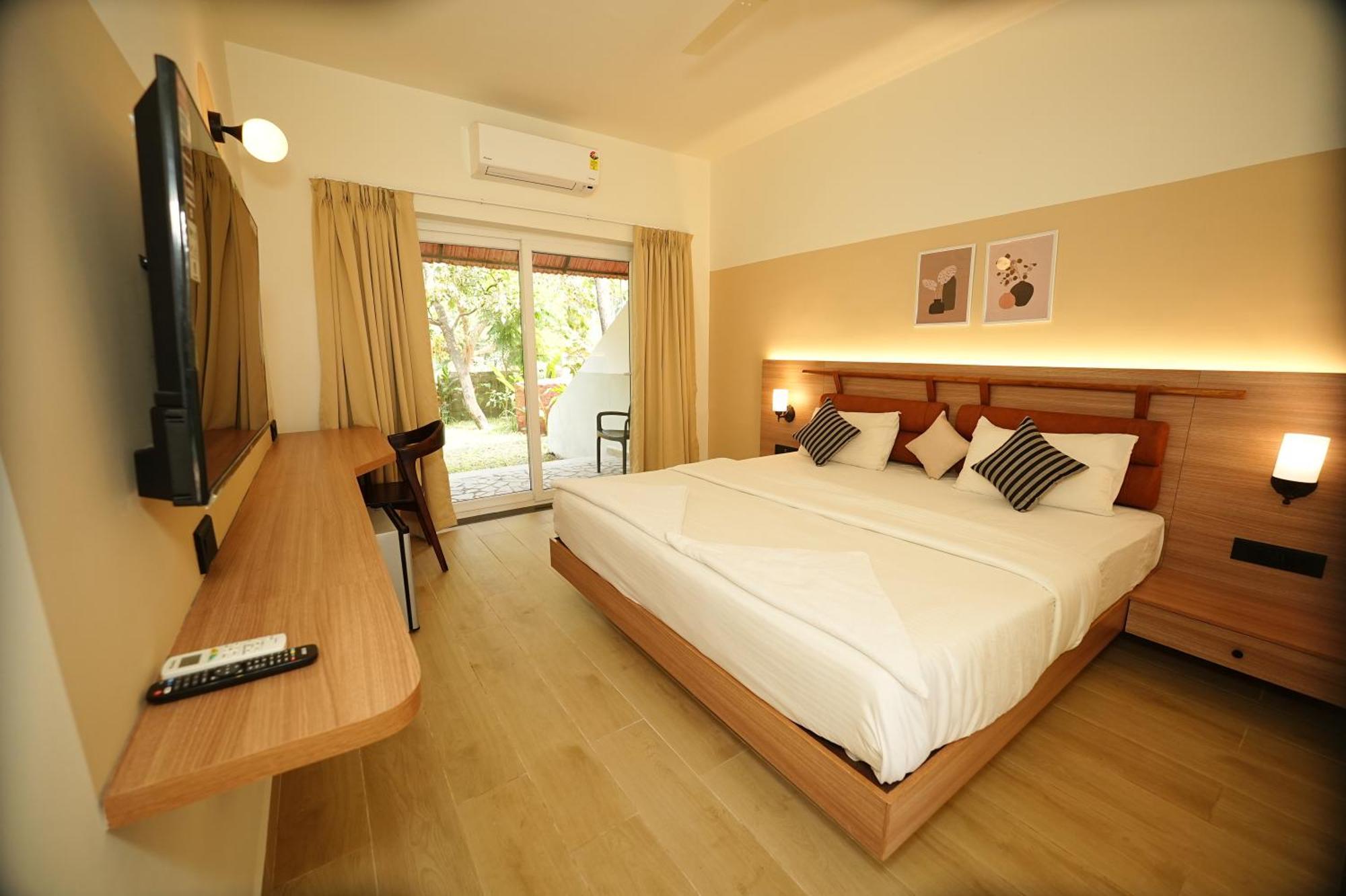 Anjuna Beach Resort Bagian luar foto