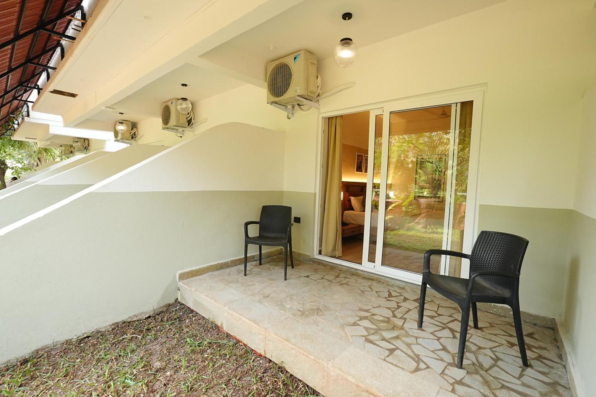 Anjuna Beach Resort Bagian luar foto