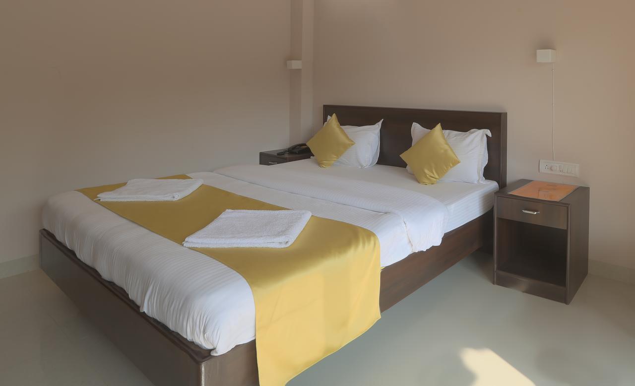 Anjuna Beach Resort Bagian luar foto