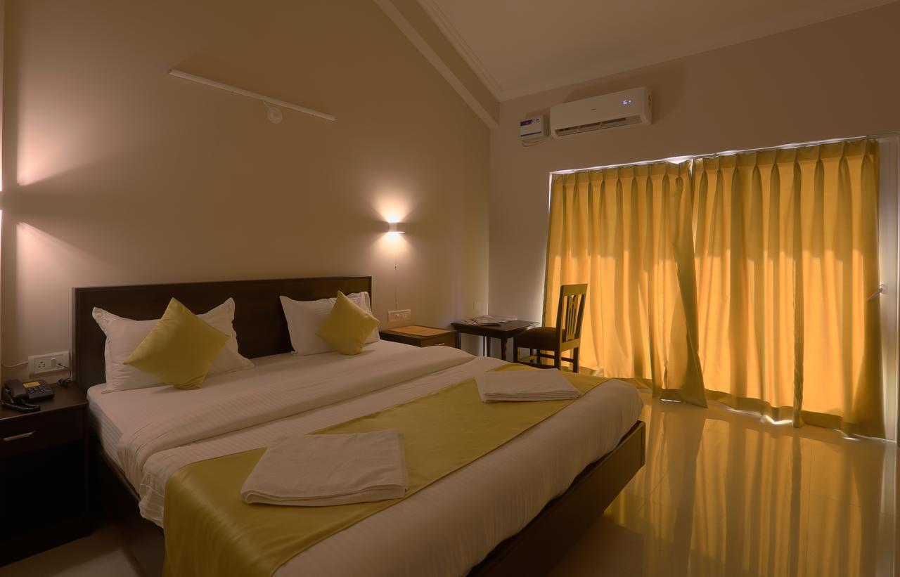 Anjuna Beach Resort Bagian luar foto